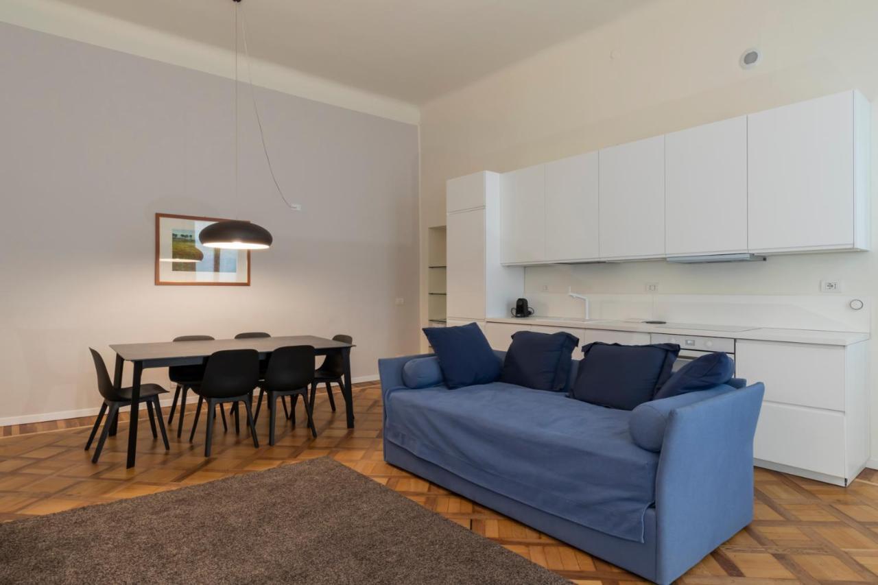Luxury Apartment Near Duomo Italia 38 Милан Экстерьер фото